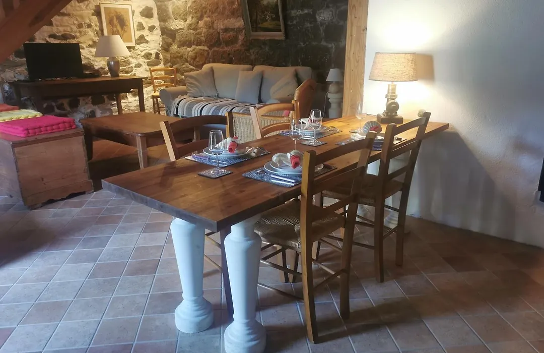 Le Petit Chai niché sous la Cité,-1